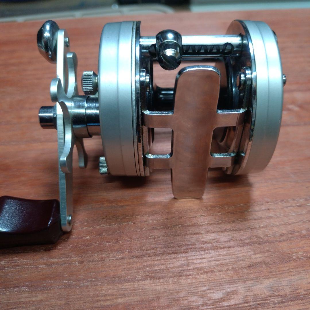 オールドリール　ダムクイック　700B ベイトリール