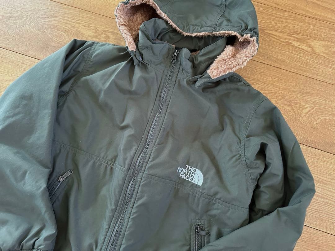 美品！ノースフェイス　コンパクトノマドジャケット140 カーキ