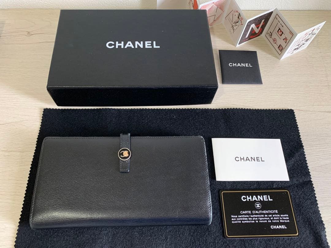 で*ん様 CHANEL ココボタン 長財布