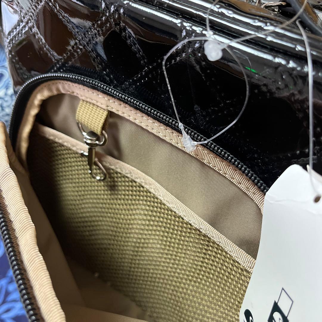 新品　スワニー　エナメルブラック キャリーケース