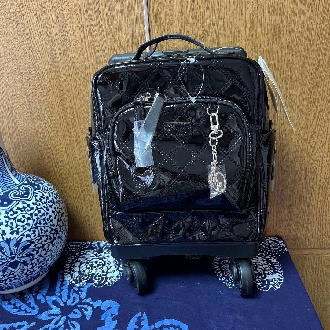 新品　スワニー　エナメルブラック キャリーケース