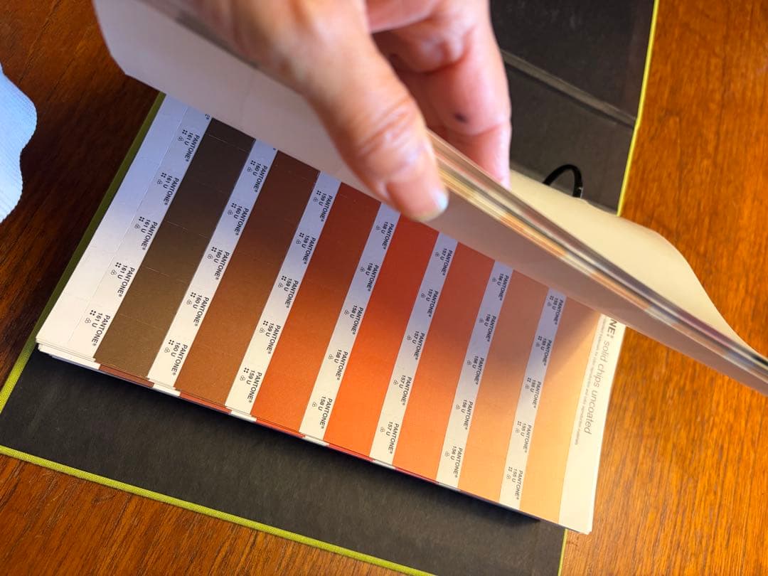 アート・デザイン・音楽 PANTONE SOLID CHIPS uncoated