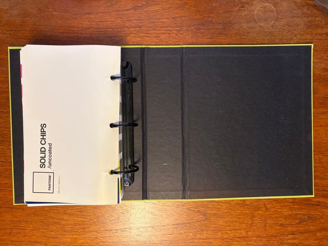 アート・デザイン・音楽 PANTONE SOLID CHIPS uncoated