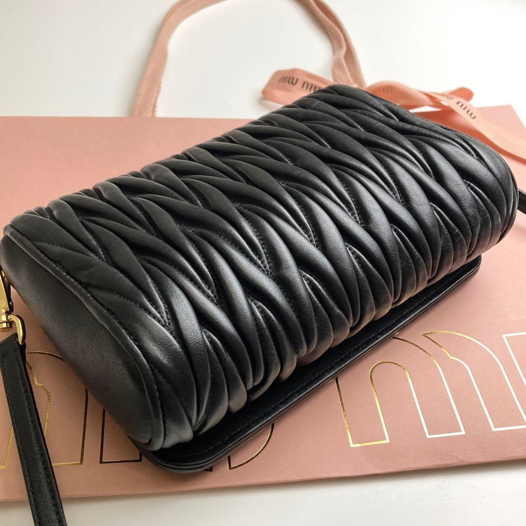 あ*き様 ❤️美品❤️miumiu マテラッセ ショルダーバッグ マグネット フ