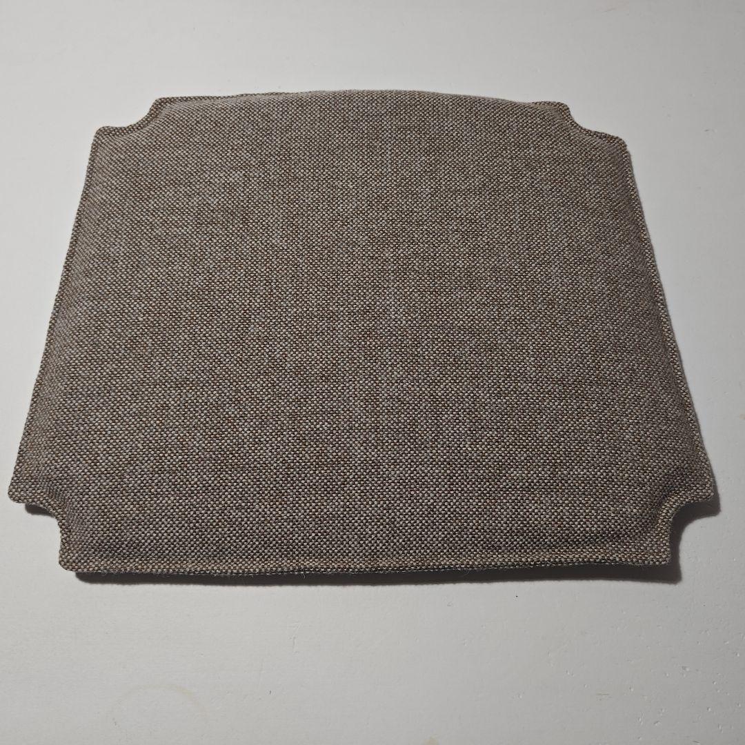 【新品】CH24 Yチェア専用シートクッション　クヴァドラ/タンバリン生地