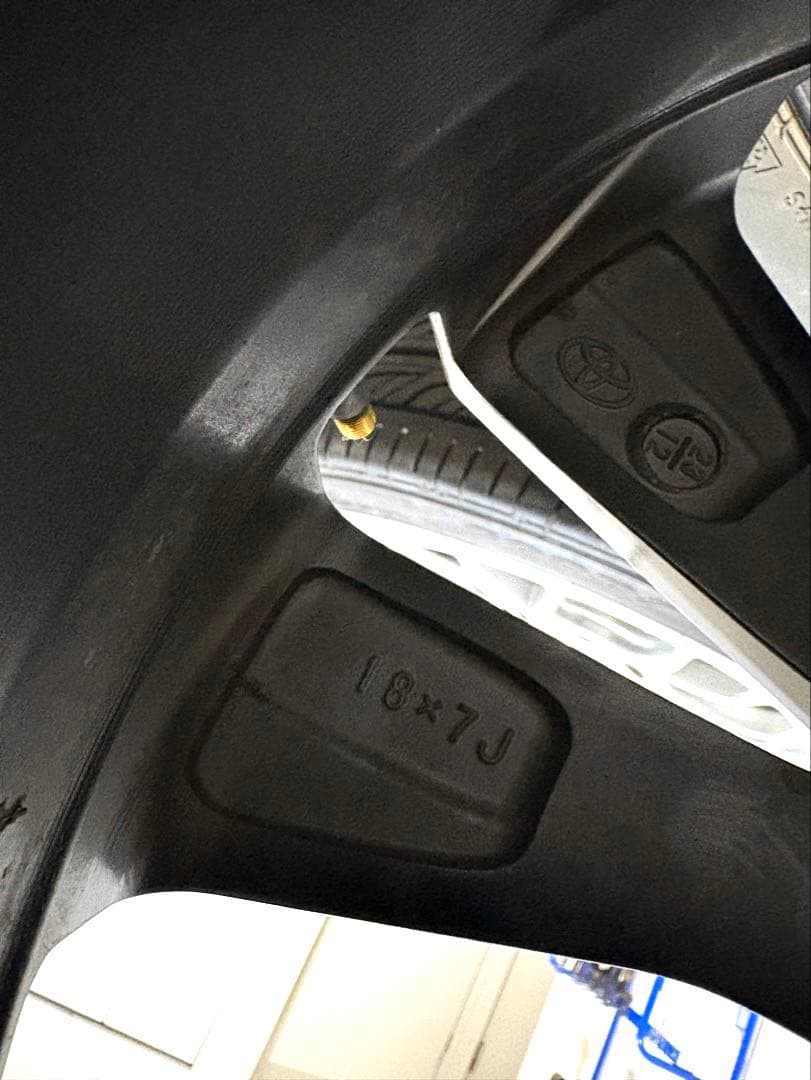 18インチ ホイール 7J+35 一本のみ　RAV4純正ホイール