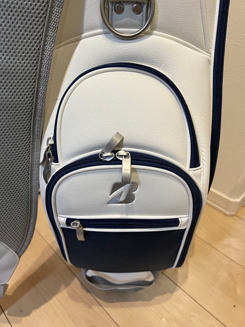 <極美品> ブリヂストン ゴルフバッグ ホワイト/ネイビー　レディース