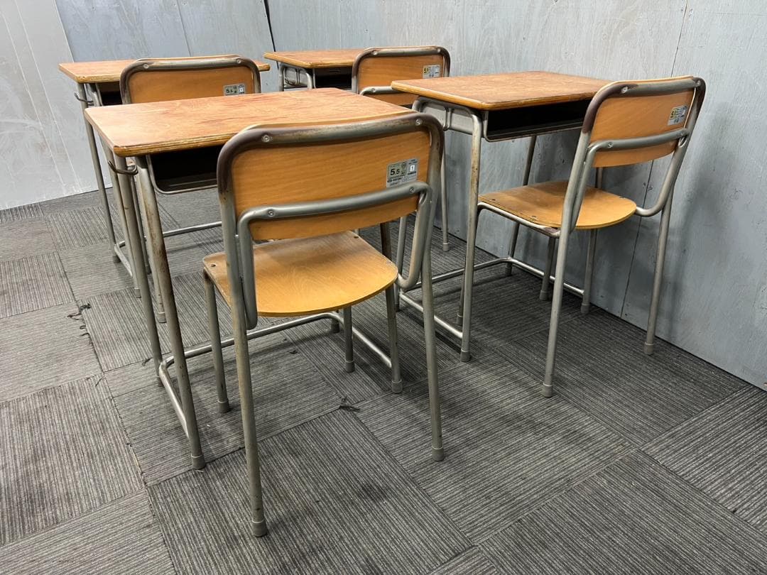 322◆格安配送地域あり◆ホウトク◆学童机・椅子4組(旧JIS1号)学校学習塾
