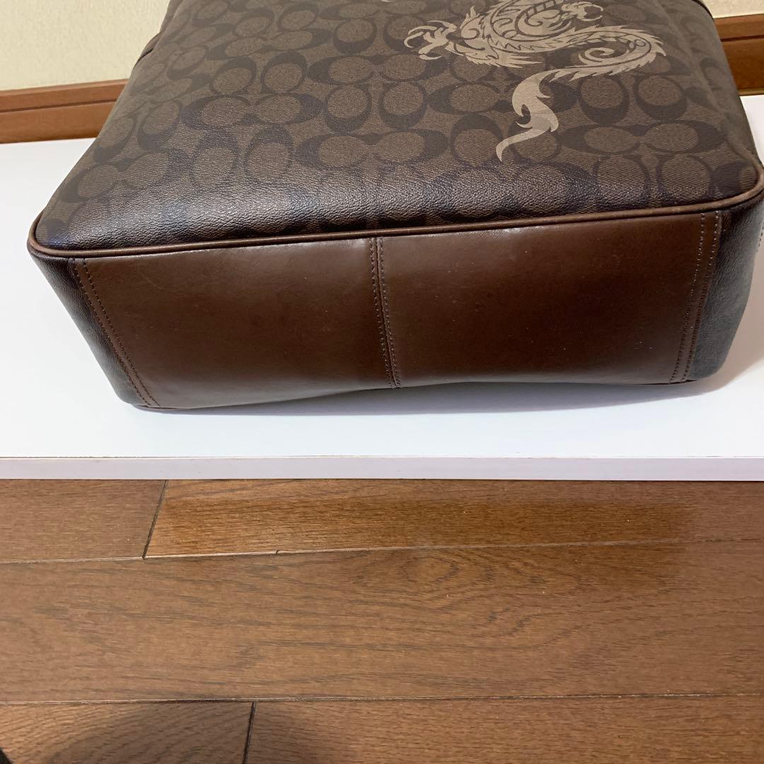 Coach ドラゴンモチーフ トートバッグ