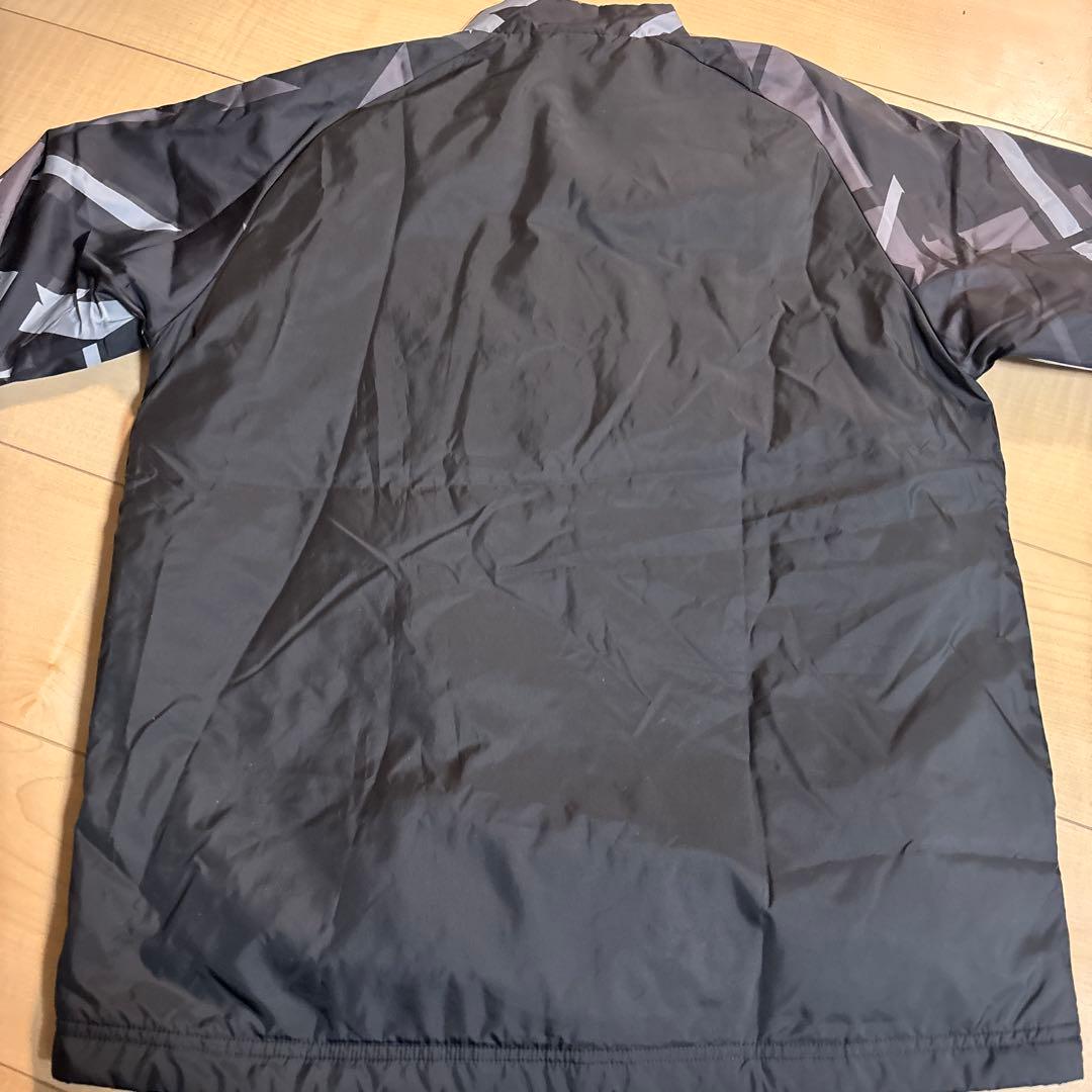 未使用　アンブロ ピステ 中綿入り 上下セット サッカーウェアー　160