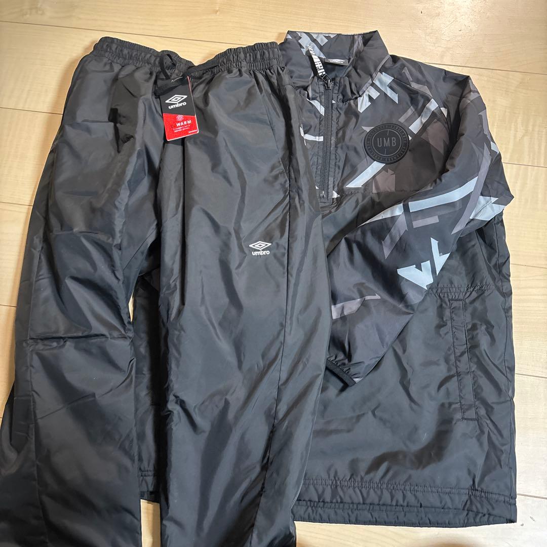未使用　アンブロ ピステ 中綿入り 上下セット サッカーウェアー　160