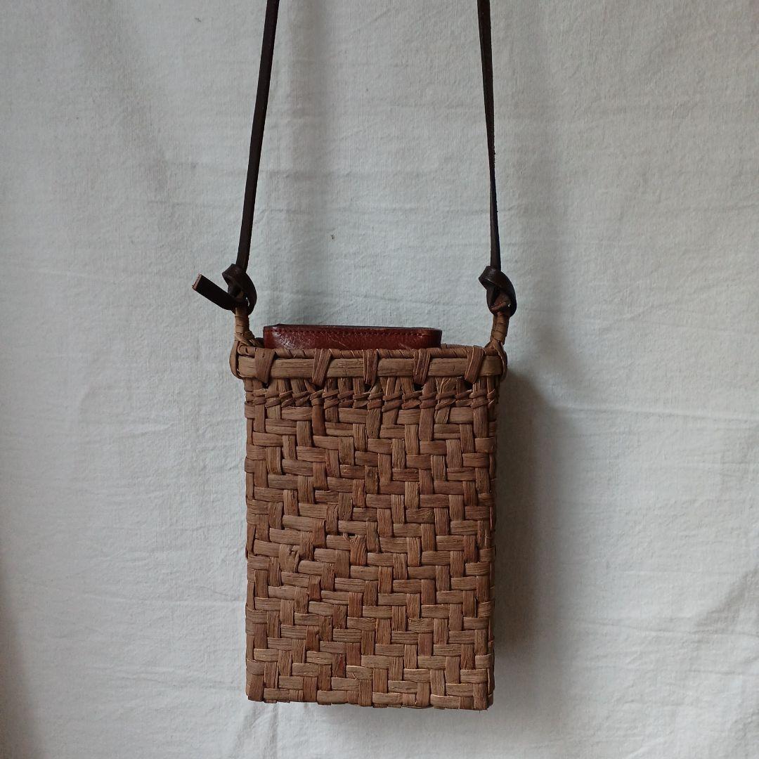 小さい国産山葡萄ショルダーバッグ