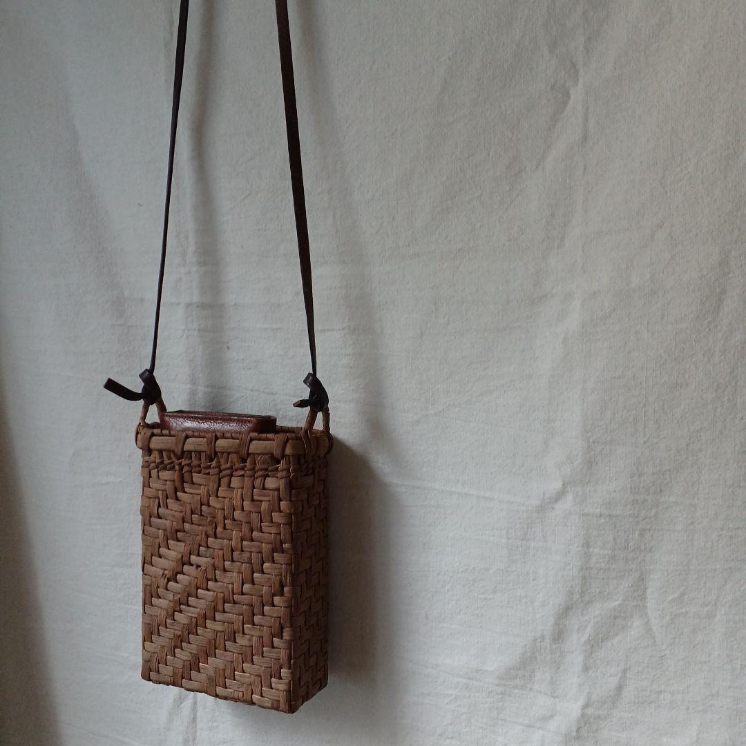 小さい国産山葡萄ショルダーバッグ