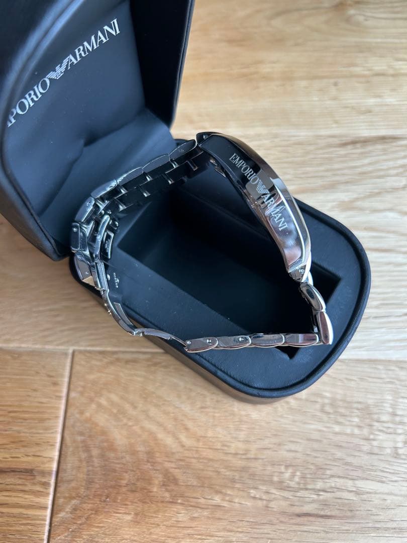 EMPORIO ARMANI 腕時計 クロノグラフシルバーブラック　【電池新品】