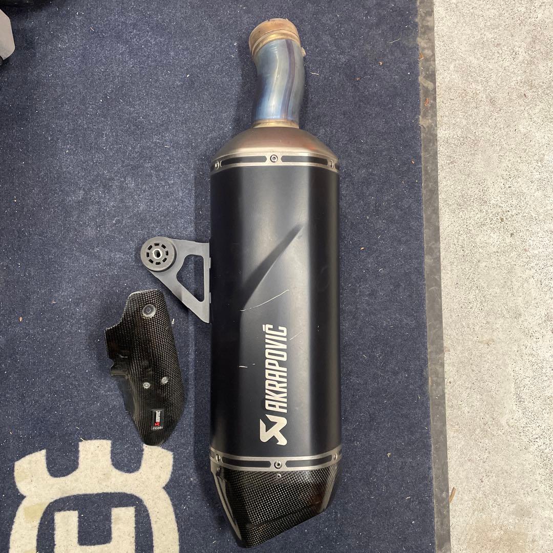  R1250GS AKRAPOVIC アクラポビッチ　マフラー