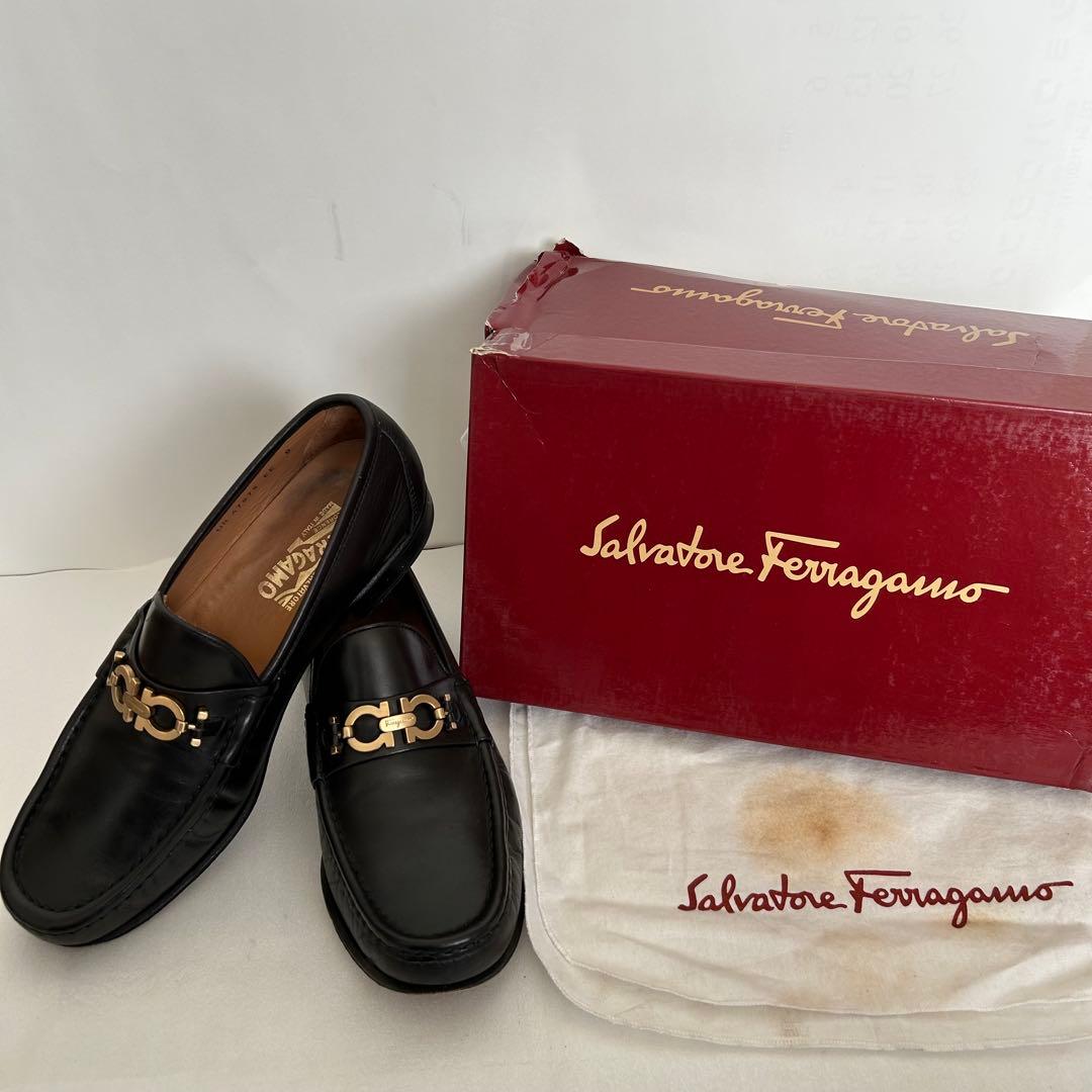 Salvatore Ferragamo 黒 ローファー 8EE