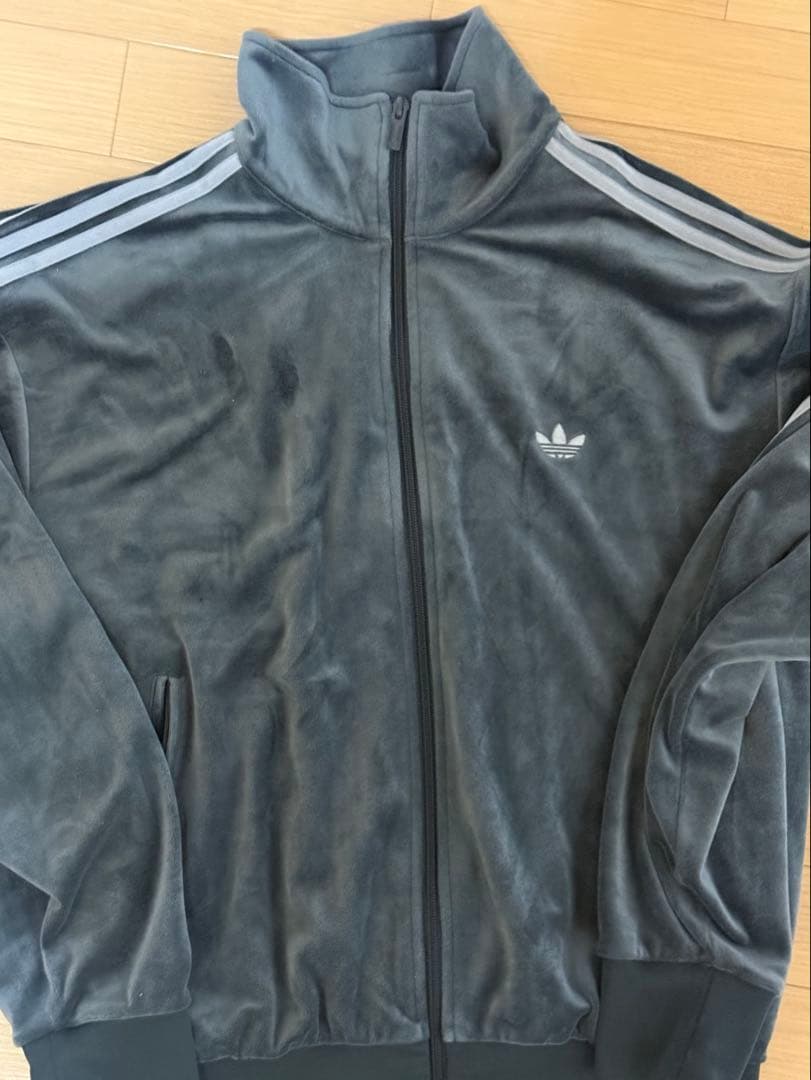 adidas グレー ベロアジャケット　セットアップ