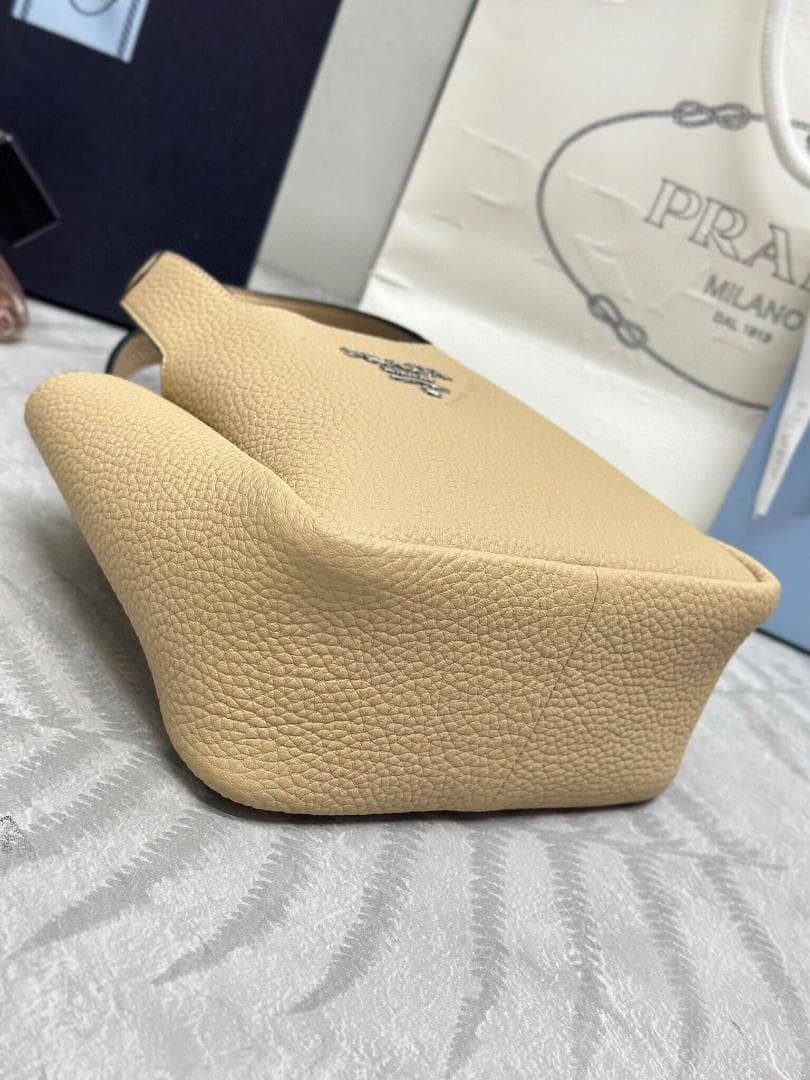 美品ノベルティ　ショルダーバッグ　バッグ