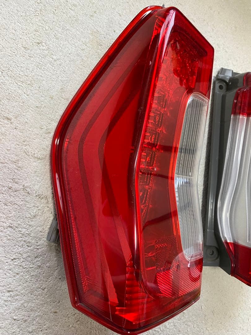 ダイハツ タントLA600S 純正テールランプ 左右(後期)