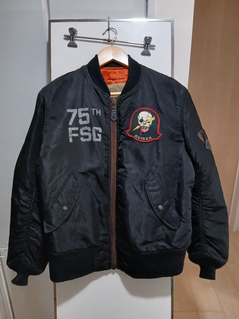 ふ*ん様 AVIREX MA-1 フライトジャケット ブラック　アメカジ　サイズ