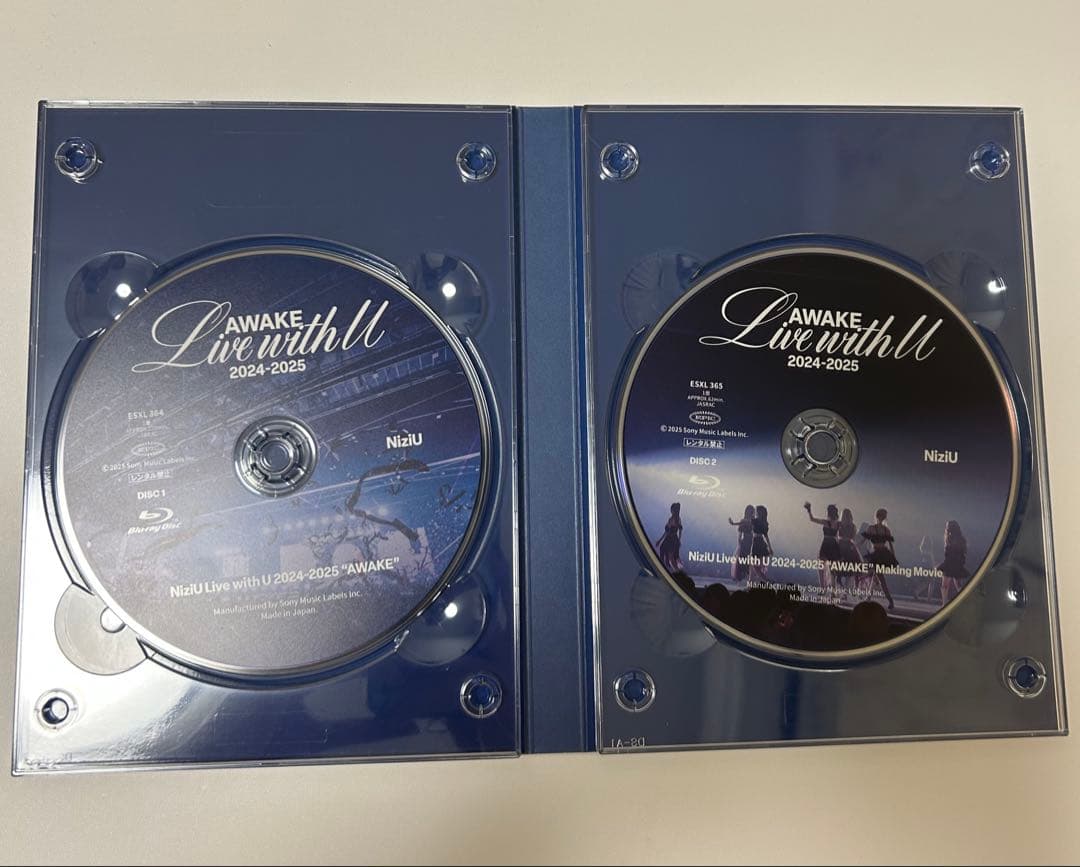 NiziU/NiziU Live with U 2024-2025\"\"AWAK…