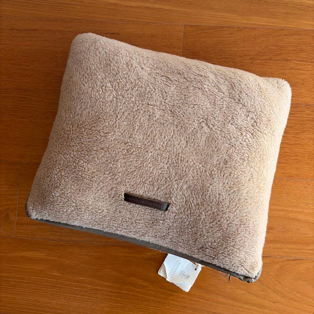 【タグあり】ブルネロクチネリ　クッション