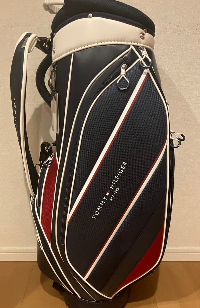 トミーヒルフィガー ゴルフ　2025 エッセンシャル カート キャディバッグ