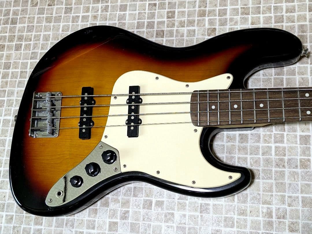 r*n様 BUSKERS バスカーズ ベース エレキベース サンバースト ジャズ