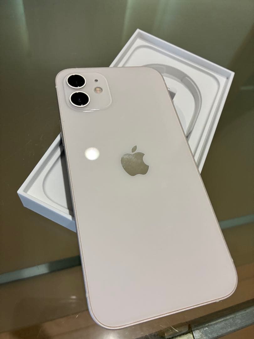 iPhone12 本体　64GB White