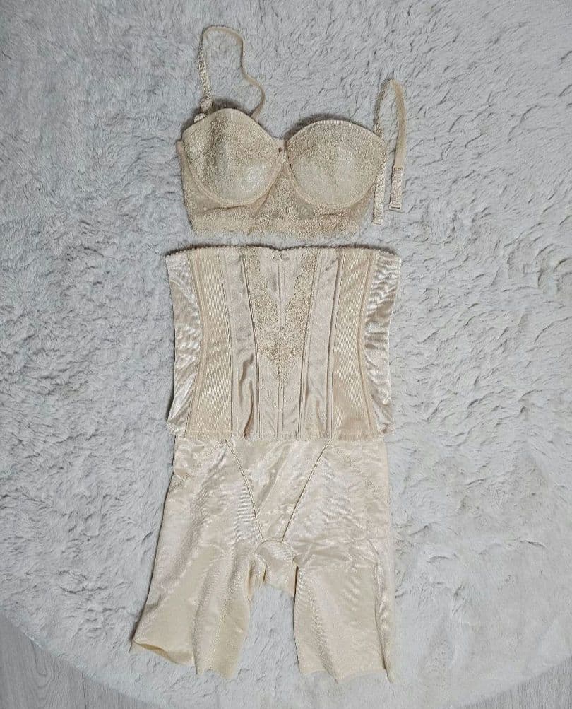 FOUR SIS & CO. ブライダルインナーセット