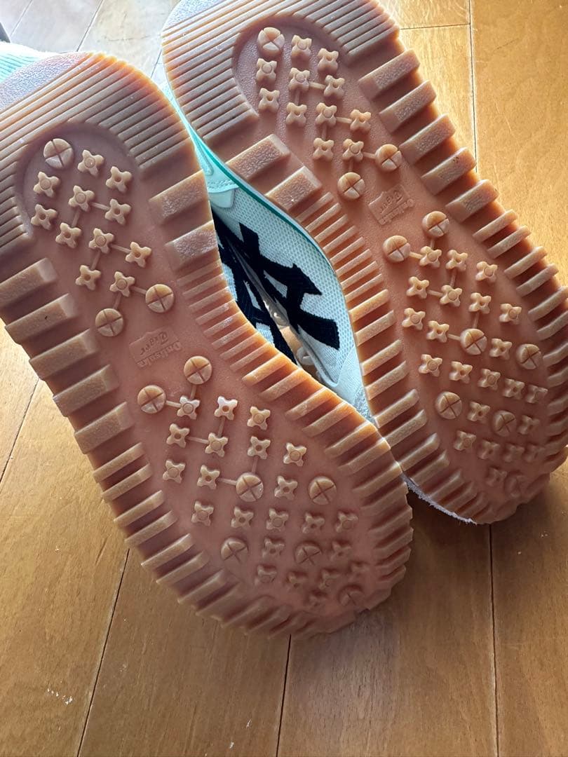 オニツカタイガー　モアージュ　24.5