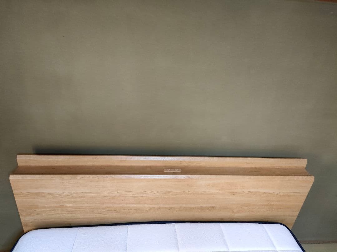 (引取限定) 千葉県市川市 クイーンサイズのベッドフレーム