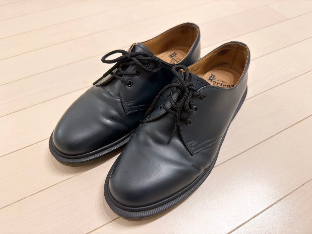【美品】Dr. Martens 3ホールUK7 26cm ノーステッチ ブラック