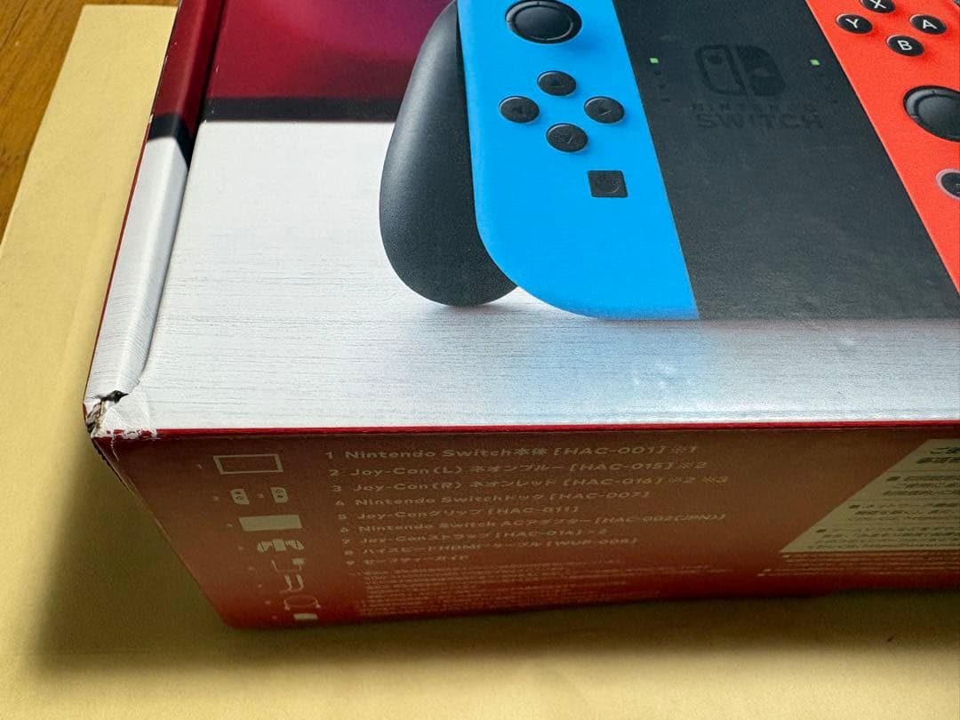 極美品　Nintendo Switch 本体 青/赤 付属品付き　箱あり