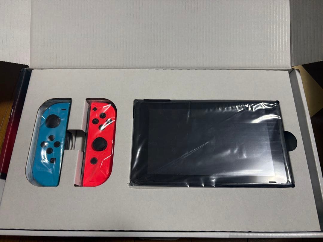極美品　Nintendo Switch 本体 青/赤 付属品付き　箱あり