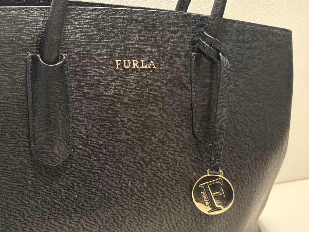 3月期間限定　FURLA トートバッグ 黒 ビジネスバッグ　A4OK 肩掛け可
