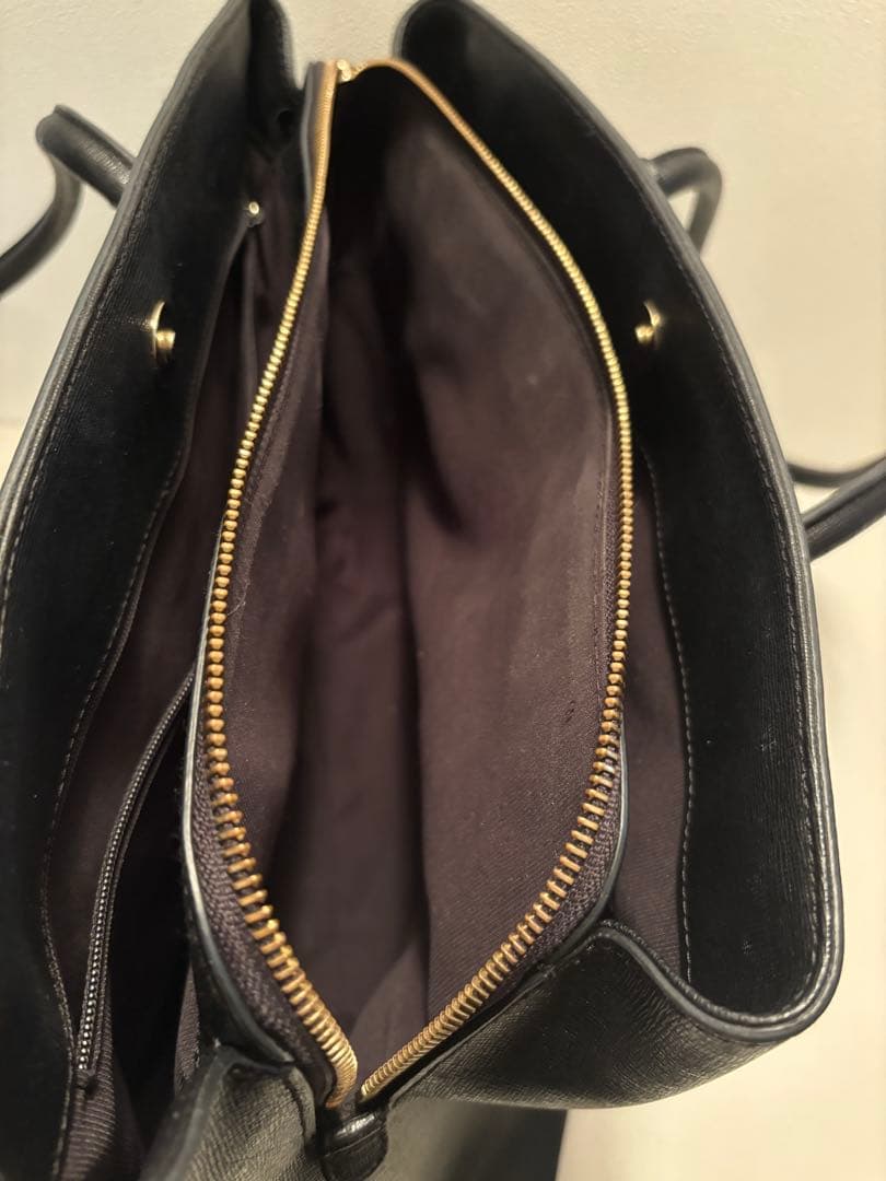 3月期間限定　FURLA トートバッグ 黒 ビジネスバッグ　A4OK 肩掛け可