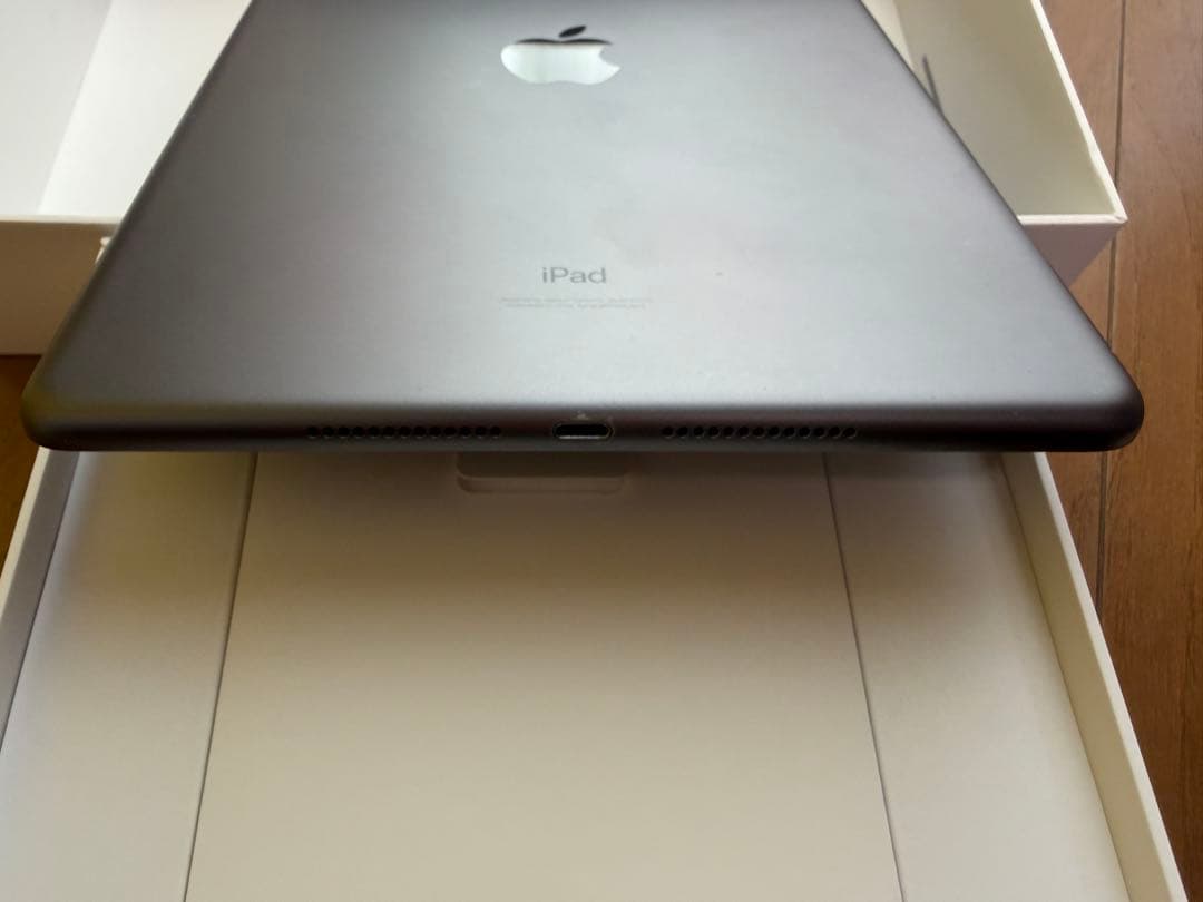 Apple iPad 10.2 9世代 64GB COMBO TOUCH付き