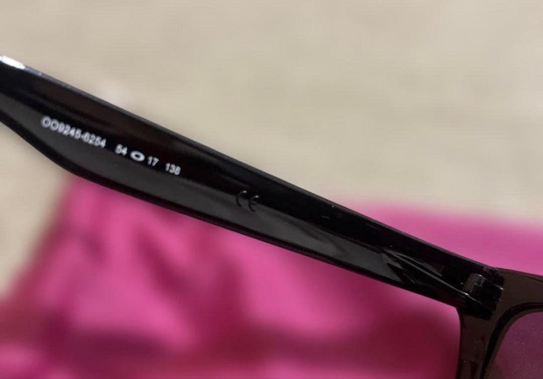 美品❗️Oakleyオークリーサングラス　frogskinsブラック偏光