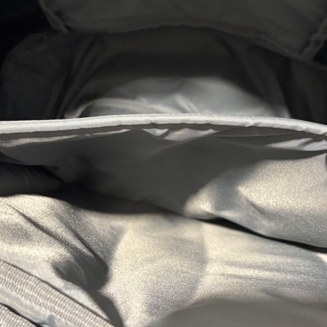 極美品　ニューバランス トップローディングバックパック 35リットル