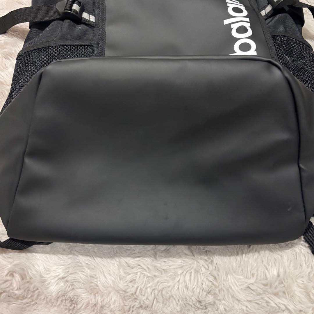 極美品　ニューバランス トップローディングバックパック 35リットル