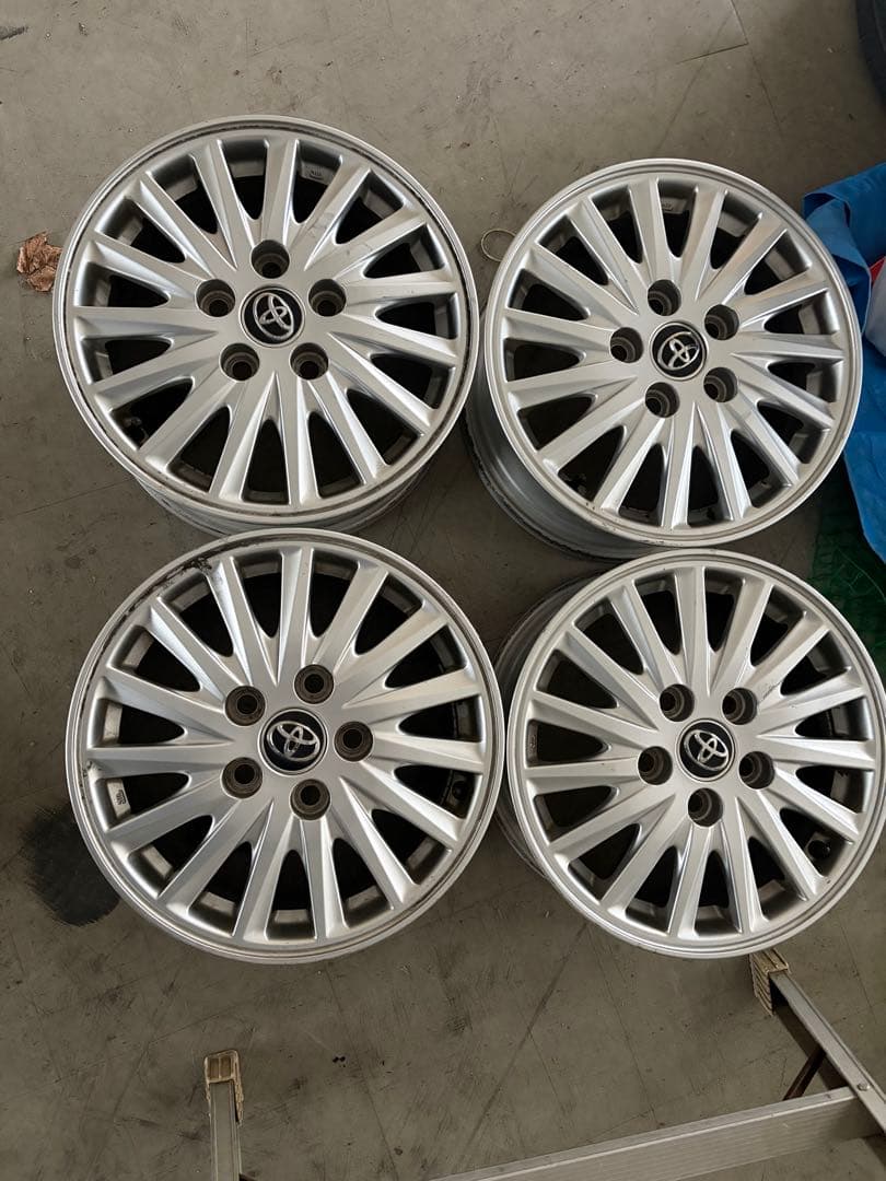 トヨタ 15インチ 純正ホイール　80系ヴォクシー、ノア