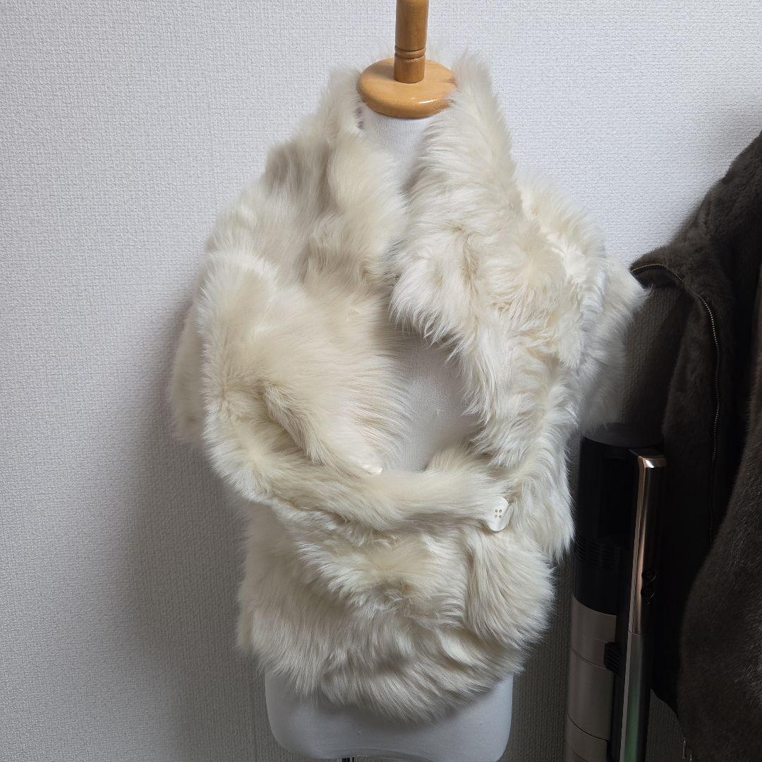 新品　カールドノヒュー　アイボリー ファーストール