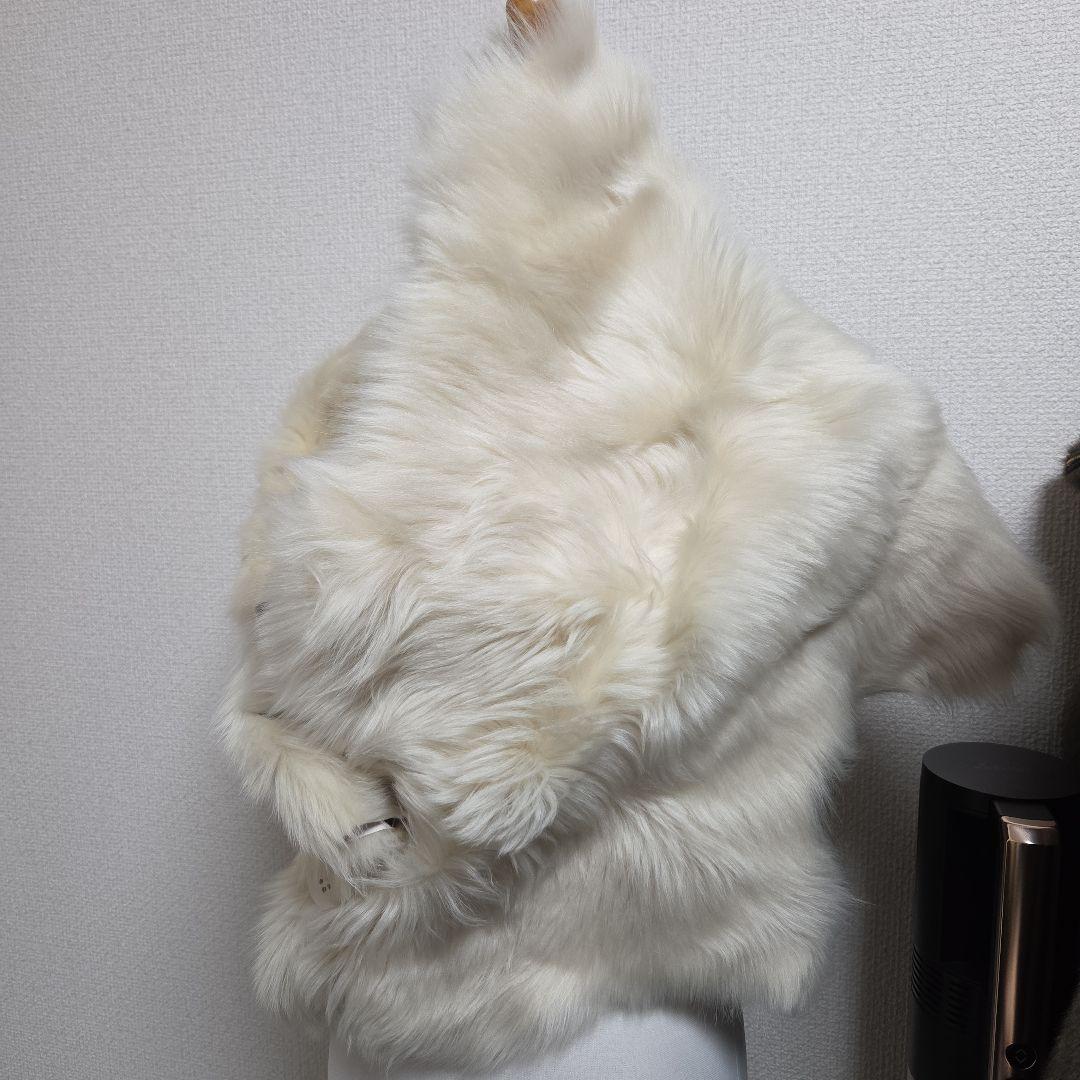 新品　カールドノヒュー　アイボリー ファーストール