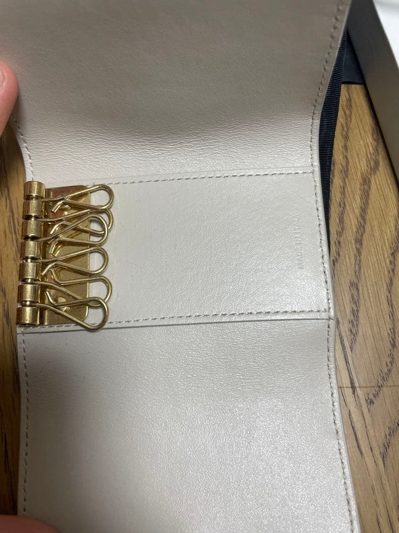 CELINE レザーキーケース ホワイト/グレー