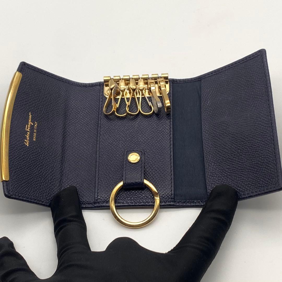 フェラガモ・6連キーケース・ガンチーノクリップ・ダークブルー