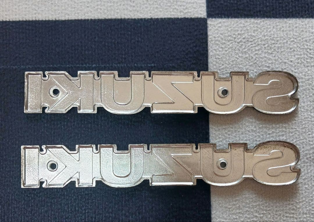 GS400　GSX400E　GSX250E　凹みエンブレム