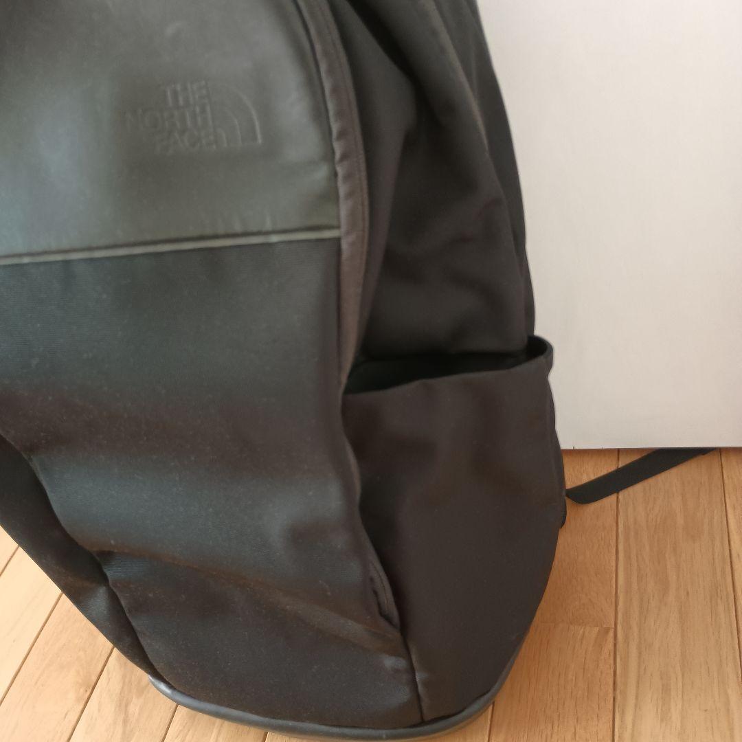 NM82060　ノースフェイス　リュック　ビジネスバッグ　カジュアル　レザー