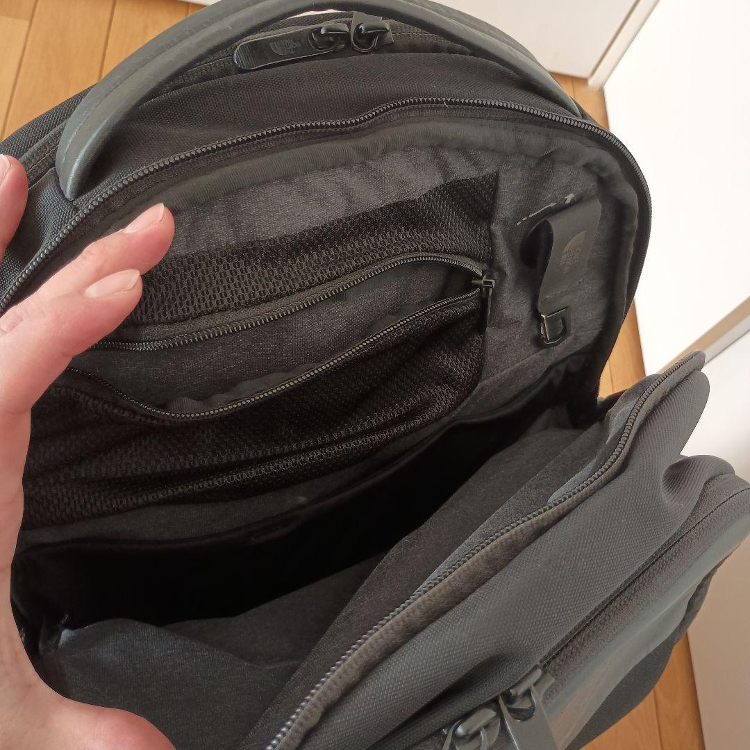 NM82060　ノースフェイス　リュック　ビジネスバッグ　カジュアル　レザー