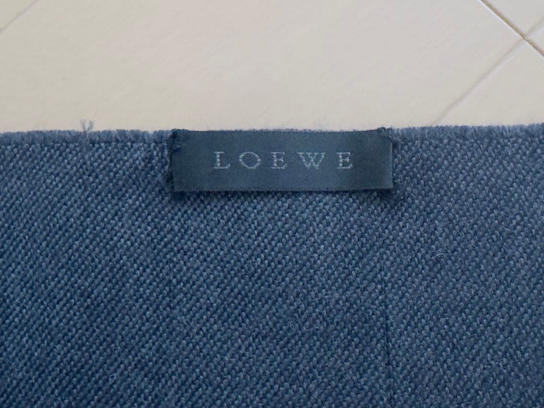 LOEWE ロゴマフラー ダークグレー＆ブラック上質素材プレゼント